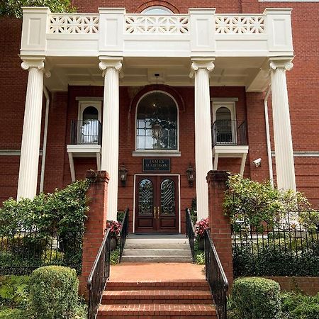 The James Madison Inn Εξωτερικό φωτογραφία