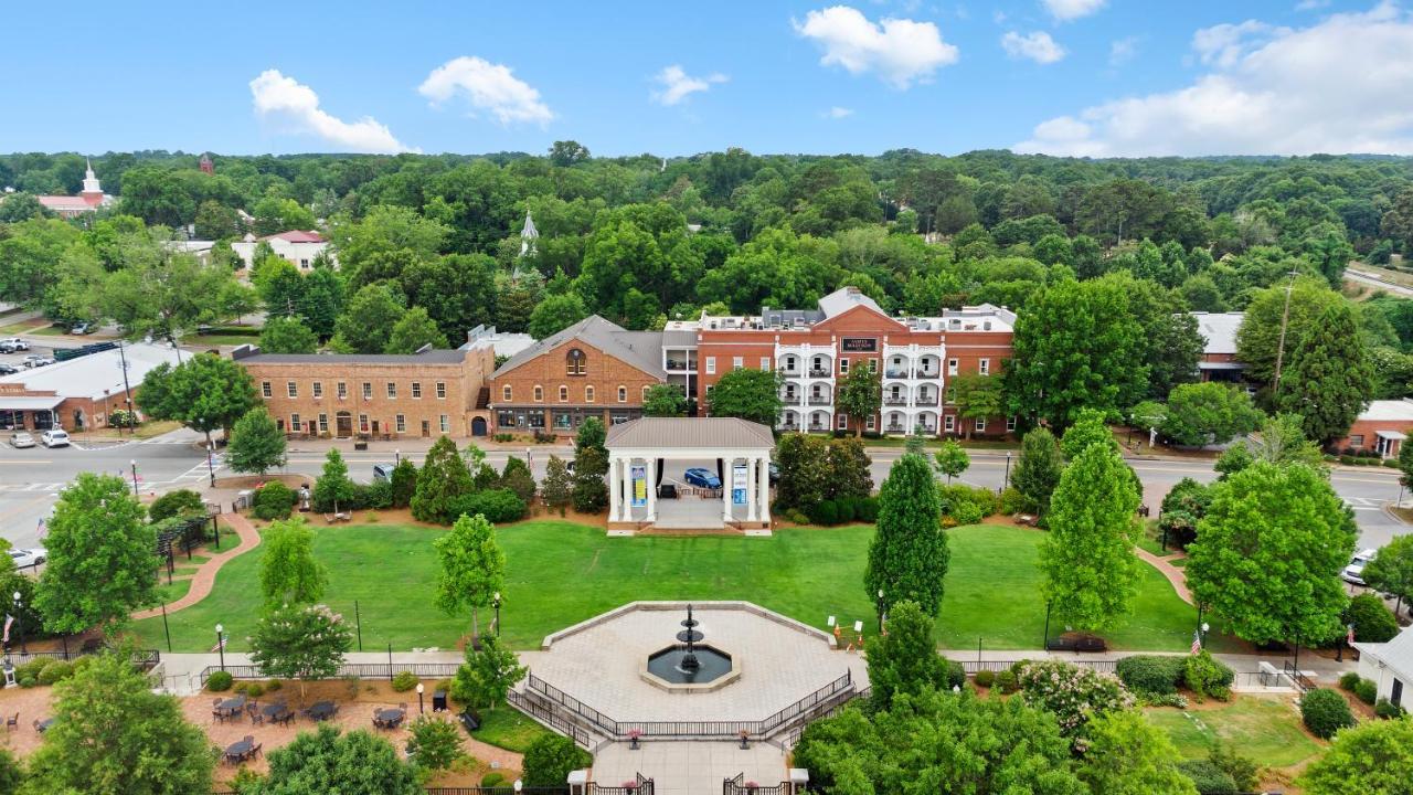 The James Madison Inn Εξωτερικό φωτογραφία