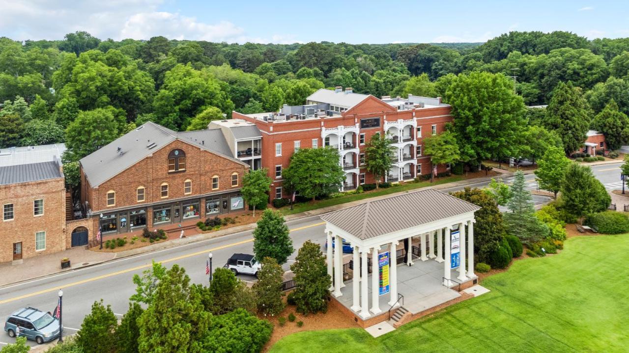 The James Madison Inn Εξωτερικό φωτογραφία