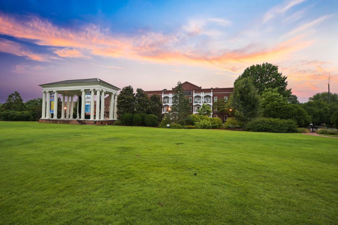 The James Madison Inn Εξωτερικό φωτογραφία