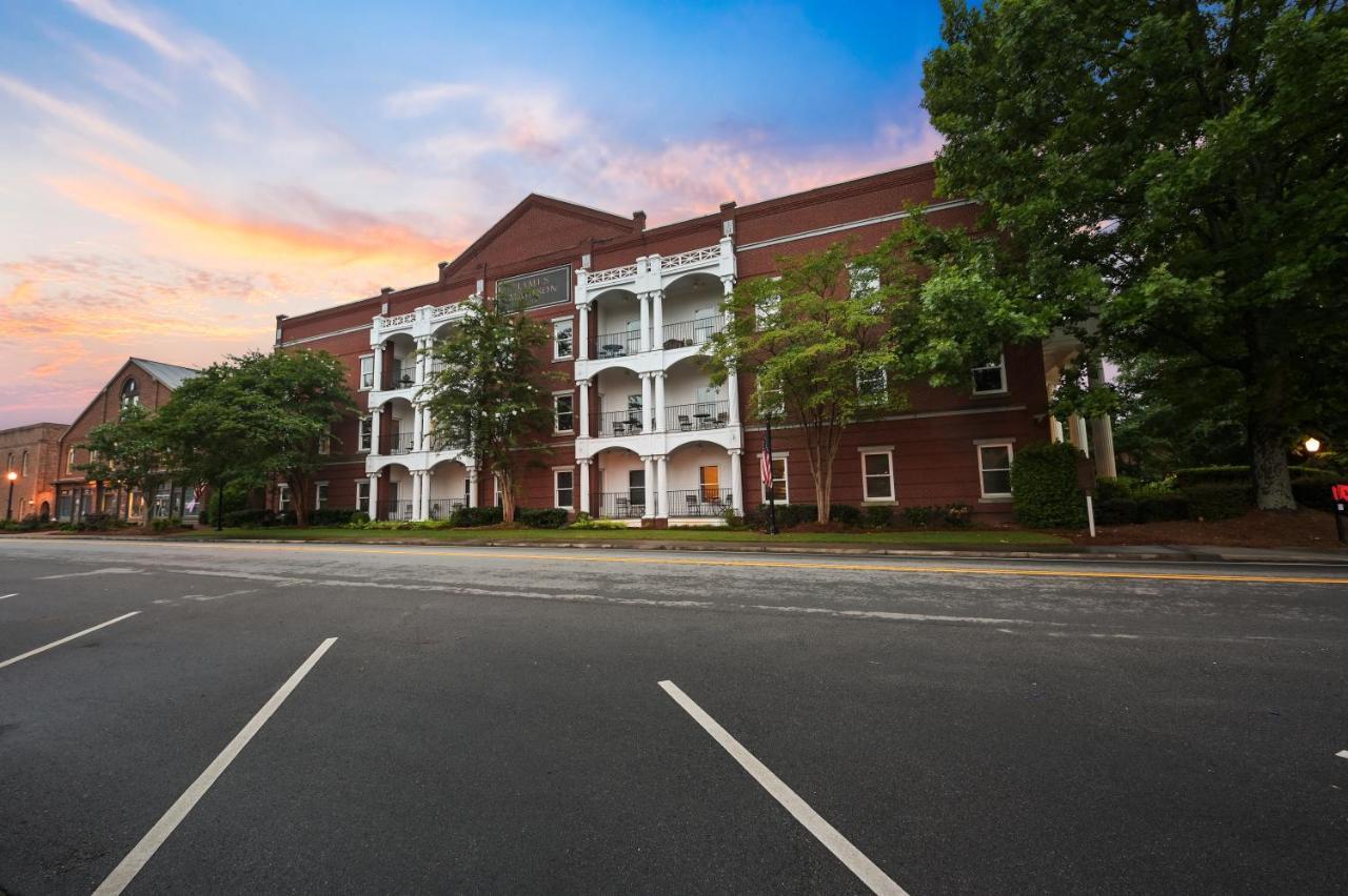 The James Madison Inn Εξωτερικό φωτογραφία